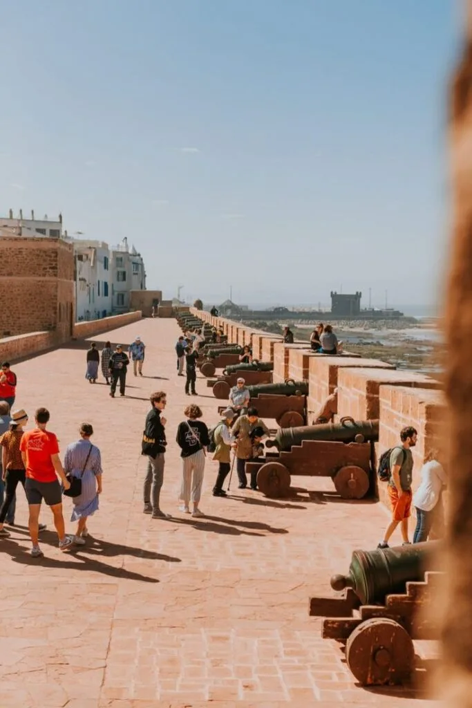 Excursion à Essaouira depuis Marrakech : le Guide Complet 1 Canons de la Skala sur les remparts d'Essaouira