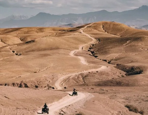 Agafay Desert vs Sahara Desert: Which One Should You Choose?