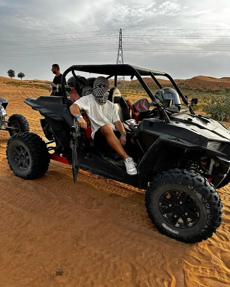 Quad et Buggy à Marrakech : Guide du Désert d'Agafay (Prix 2026) 1 Buggy biplace dans le désert d'Agafay