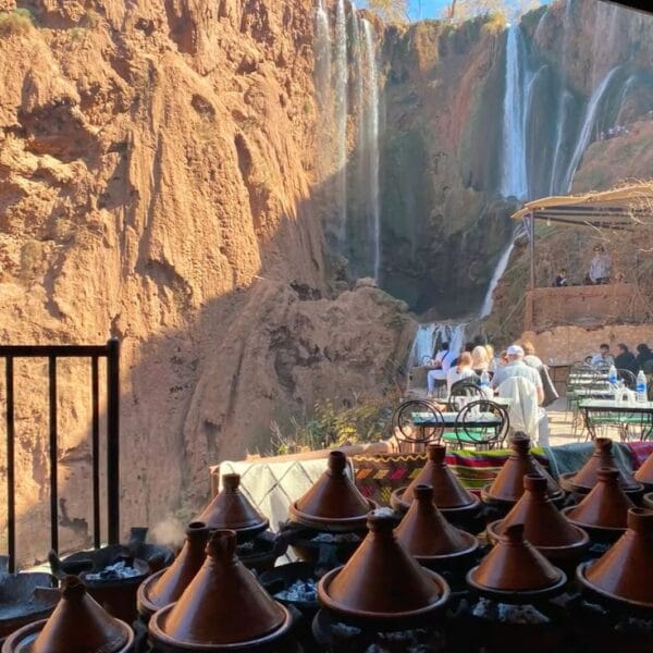 Tajine vu sur les cascades ouzoud au Maroc 🇲🇦