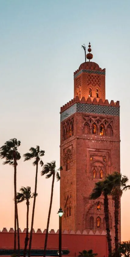 Que Faire à Marrakech en 3 Jours : Itinéraire Complet 2 Minaret de la Koutoubia au crépuscule