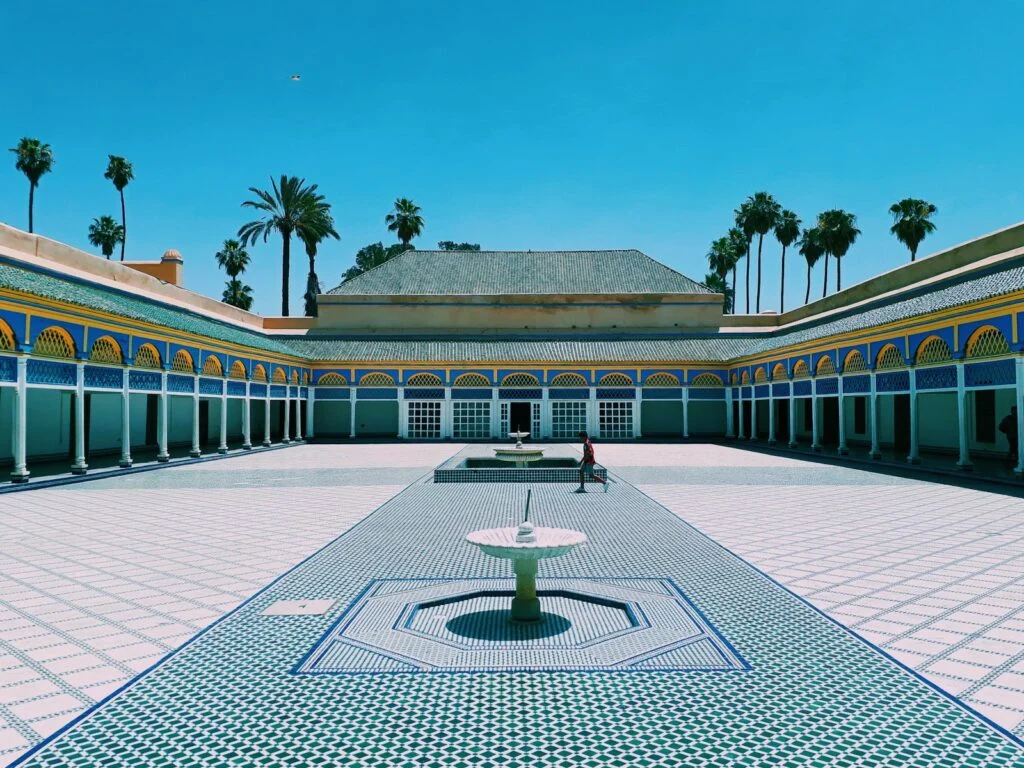 Que Faire à Marrakech en 3 Jours : Itinéraire Complet 1 Cour en marbre du palais de la Bahia
