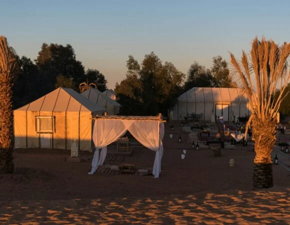 Camping dans le Désert Marocain : Agafay ou Sahara ?