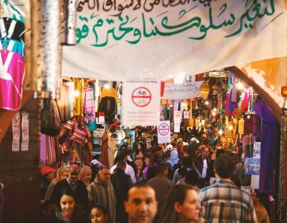 Guide de la Médina de Marrakech : Souks, Palais et Bonnes Adresses