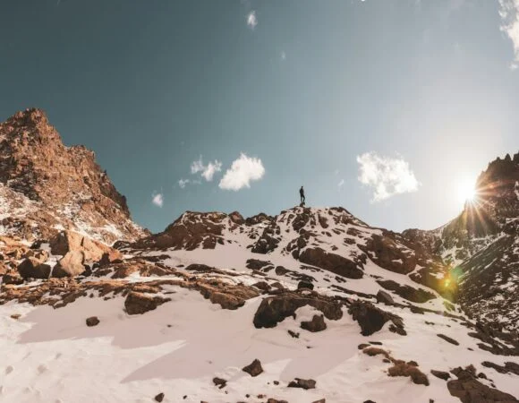 Ascension du Toubkal depuis Marrakech : le Guide Complet 2026
